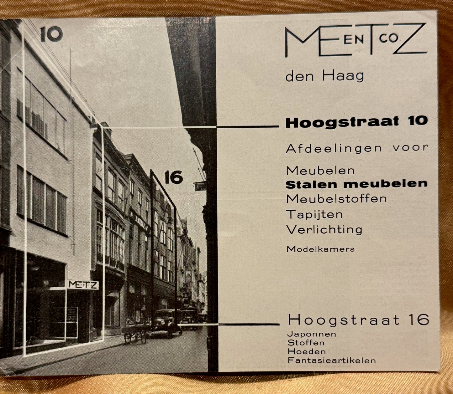 OUD, J.J.P. Stoelen naar ontwerp van… Oorspronkelijke folder van Metz & Co, Amsterdam & Den Haag, 1930s. -RS