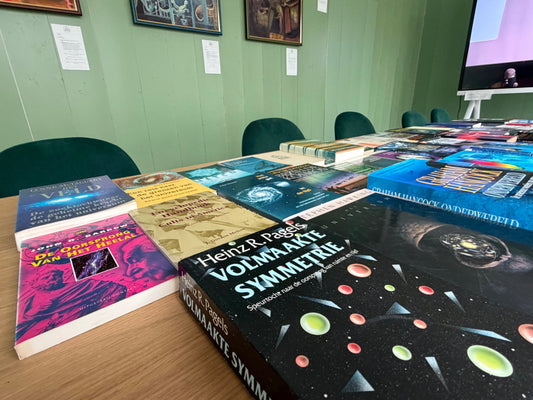 Oct 2025 | A Pop-Up Esoteric Bookstand at EFM!