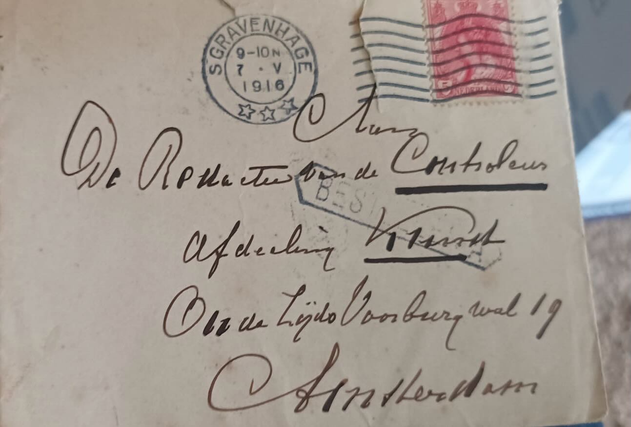 Robertson, Suze Briefkaart aan ‘De redactie van de controleur’, 7 mei 1916, 10 regels, inkt, recto en verso, in oorspronkelijke enveloppe.