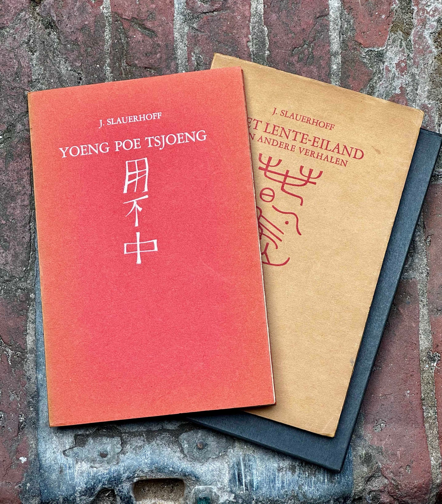 J. Slauerhoff, Yoeng Poe Tsjoeng. En: Het Lente-eiland en andere verhalen. Maastricht/ Brussel, Stols, 1933