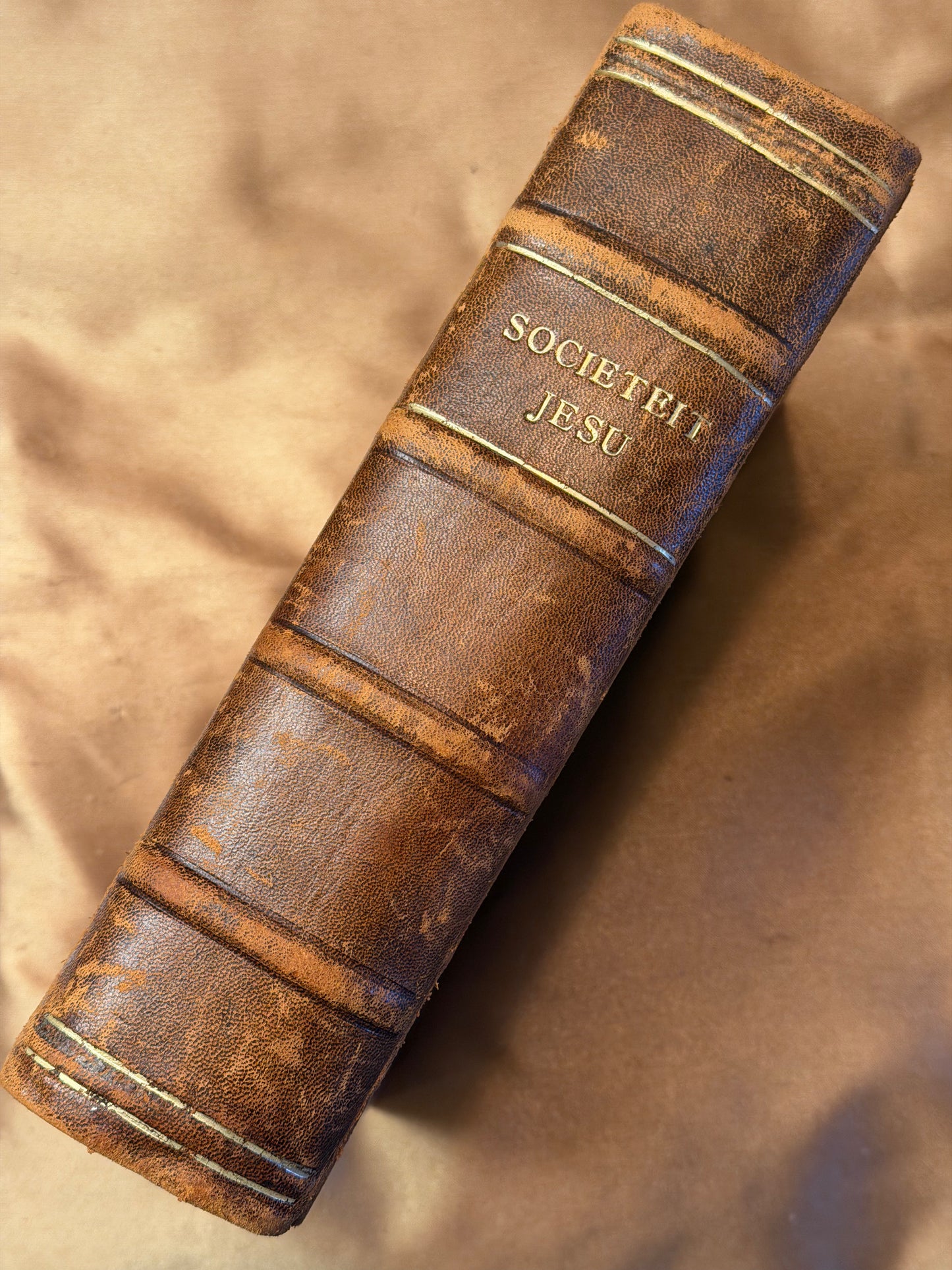 Af-beeldinghe van d'eerste eeuwe der scoieteyt Iesu. t'Antwerpen, inde Plantiinsche druckeriie, 1640.