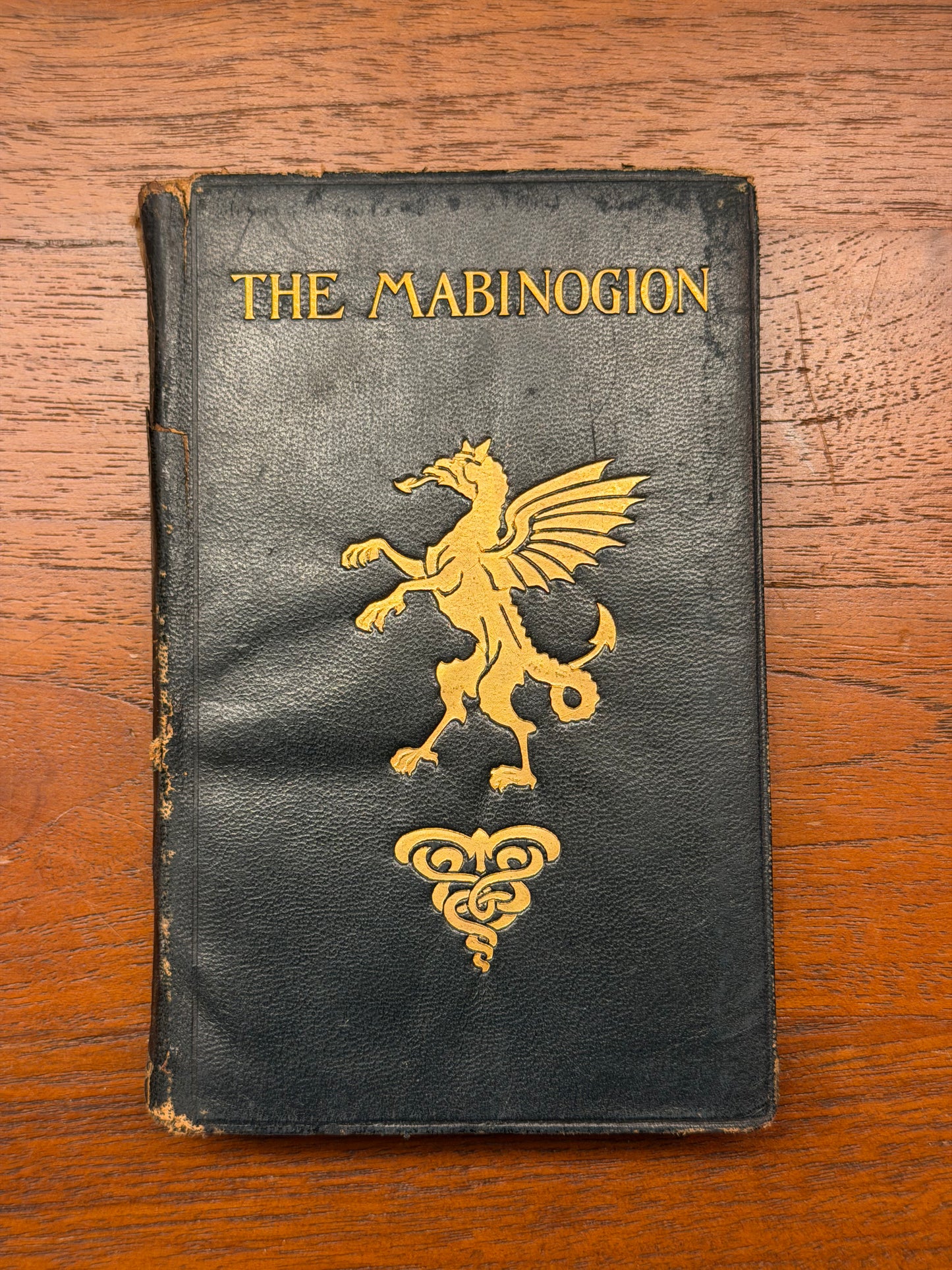THE MABINOGION MEDIEVAL WELSH ROMANCES TRANS LATED BY LADY CHARLOTTE GEST WITH NOTES BY ALFRED NVTT AND PUBLISHED BY DAVID NVTT AT THE SIGN OF THE PHOENIX LONG ACRE 1910