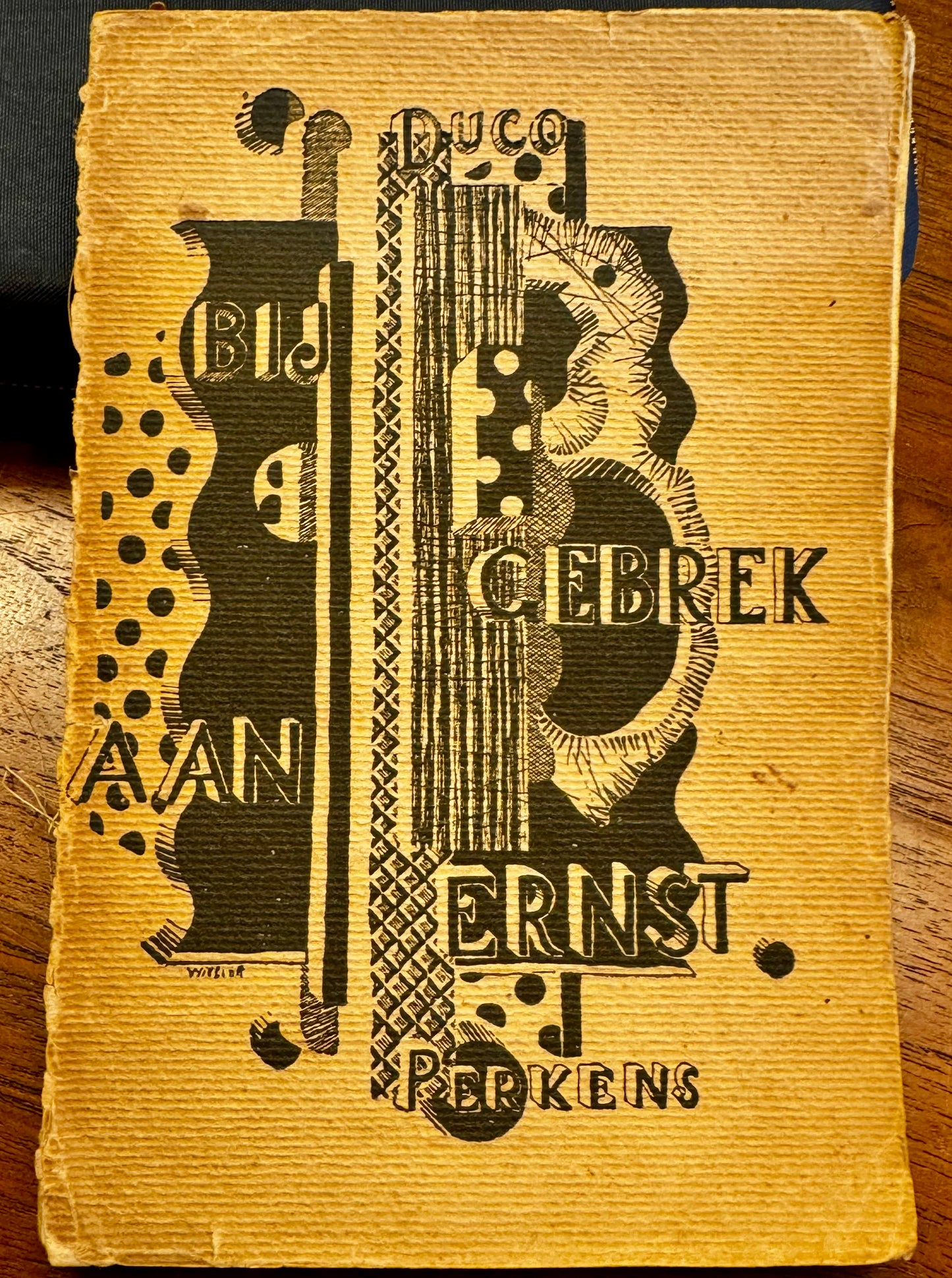 E. du Perron, Bij gebrek aan ernst. Bussum, W.N. Dinger, 1926