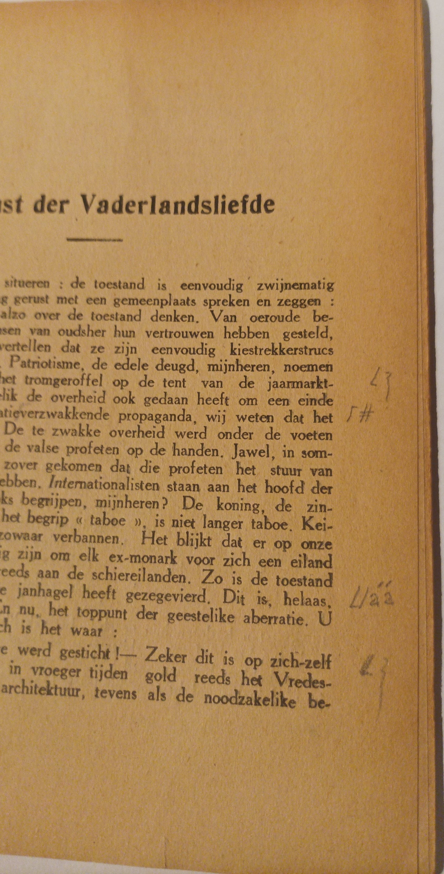 [Correctie-exemplaar]Ostaijen, Paul van. De trust der vaderlandsliefde. Met portret van de schrijver door Arnold Topp.