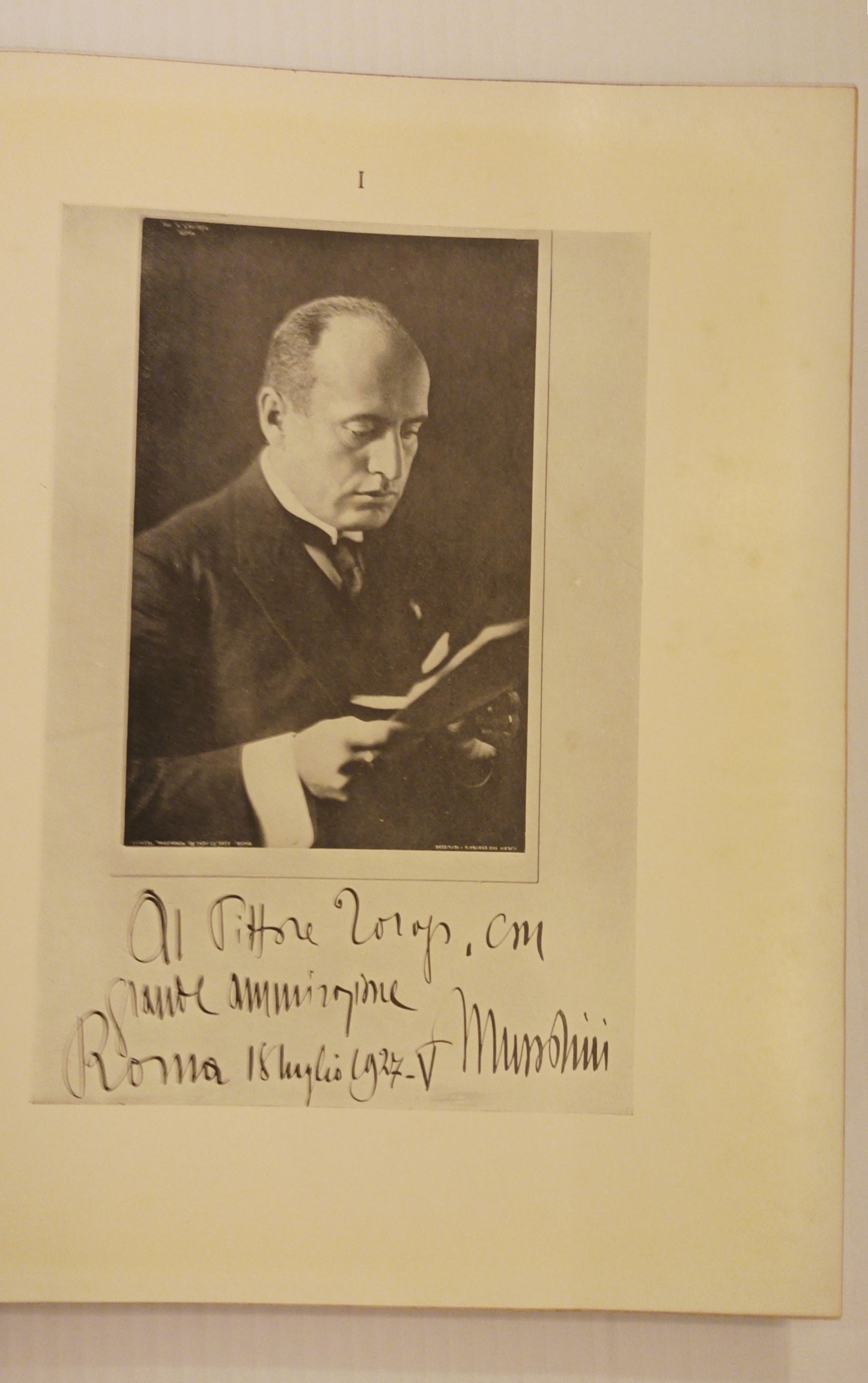 [Jan Toorop] Wouter Lutkie. Van Toorop naar Mussolini. [Met reproducties naar teekeningen en foto’s van Jan Toorop en één teekening van Joan Collette.]