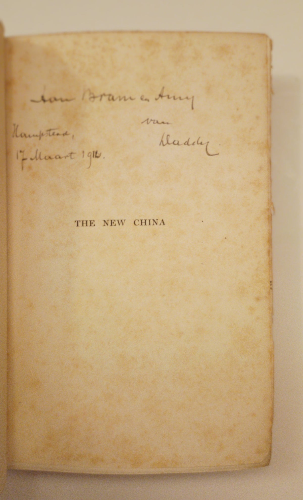 Henri Borel. The New China. A Traveller’s Impressions. Transl. from the Dutch by C. Tieme. With 48 illustrations.