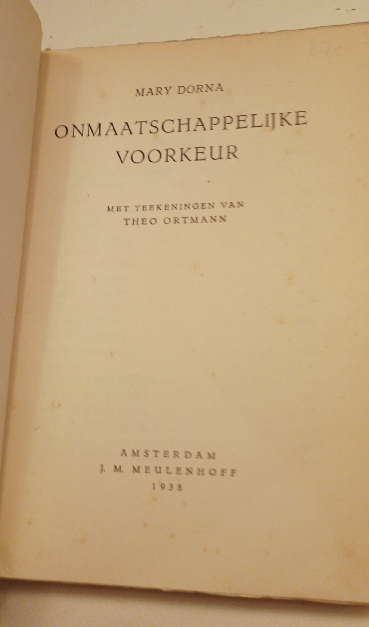 Mary Dorna. Onmaatschappelijke voorkeur.