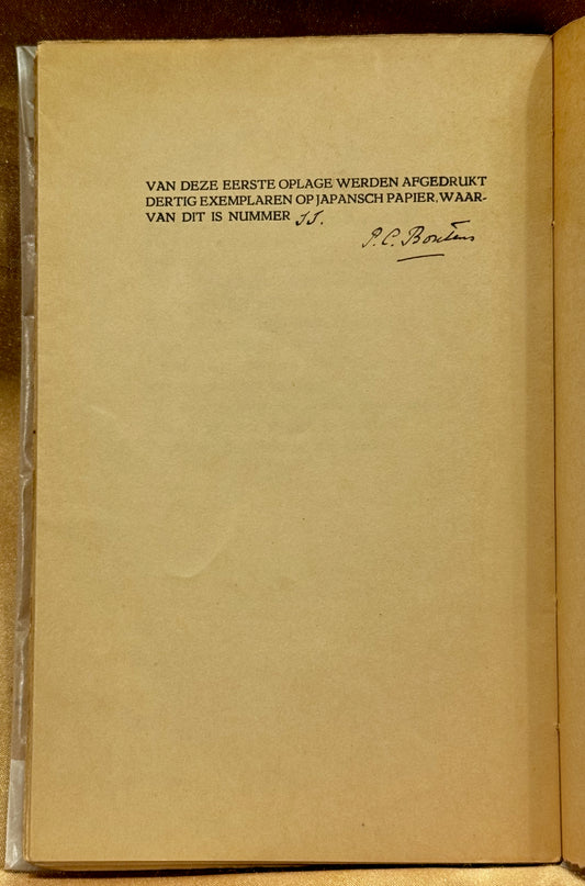 Boutens, P.C. Strofen uit de nalatenschap van Andries de Hoghe uitgegeven en ingeleid door…Bussum, Van Dishoeck, 1919.