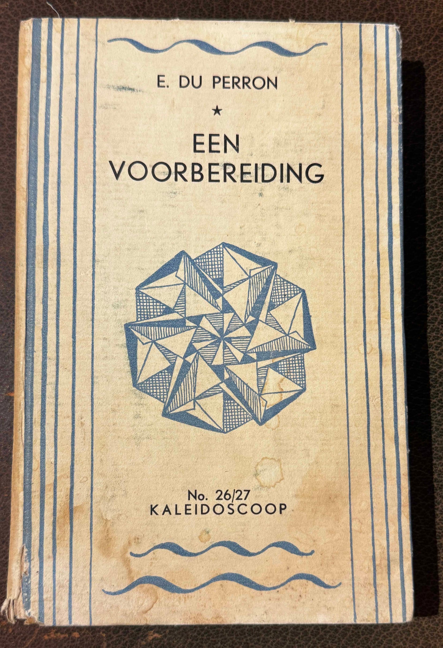 E. du Perron, Een voorbereiding. Met een tekening van A.C. Willink. Derde druk. Maastricht en Brussel, A.A.M. Stols, [1931]